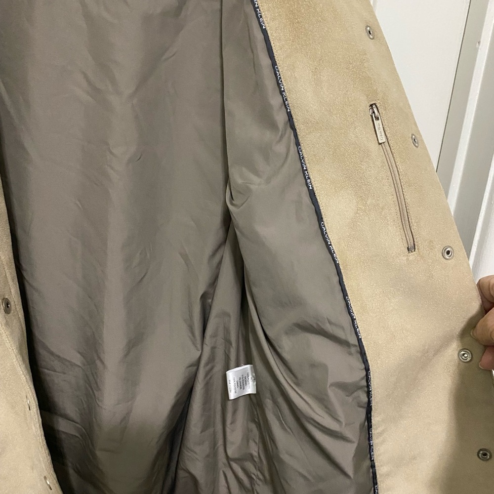 Calvin Klein Beige Faux Suede Utility Jacket Size Medium Like New Condition - Picture 9 of 12